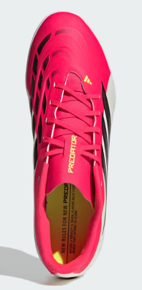 Tacos de fútbol Predator para pasto artificial