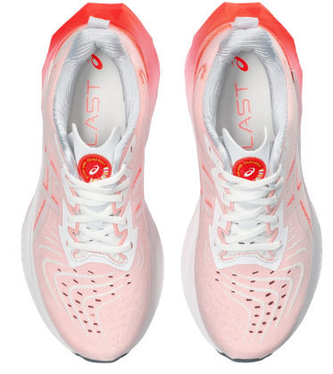 ASICS Novablast 4