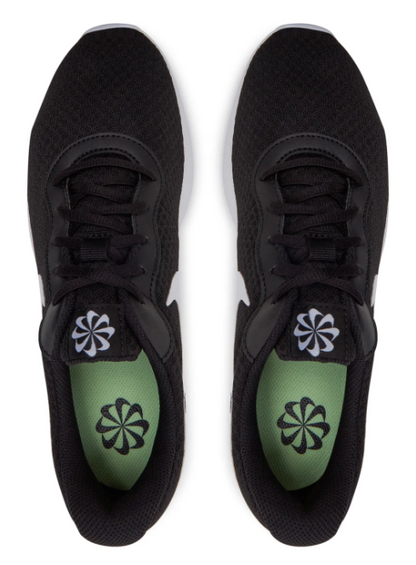 Nike Tanjun
